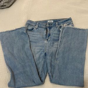 Urban outfitters jeans, straight/slight flare size 26